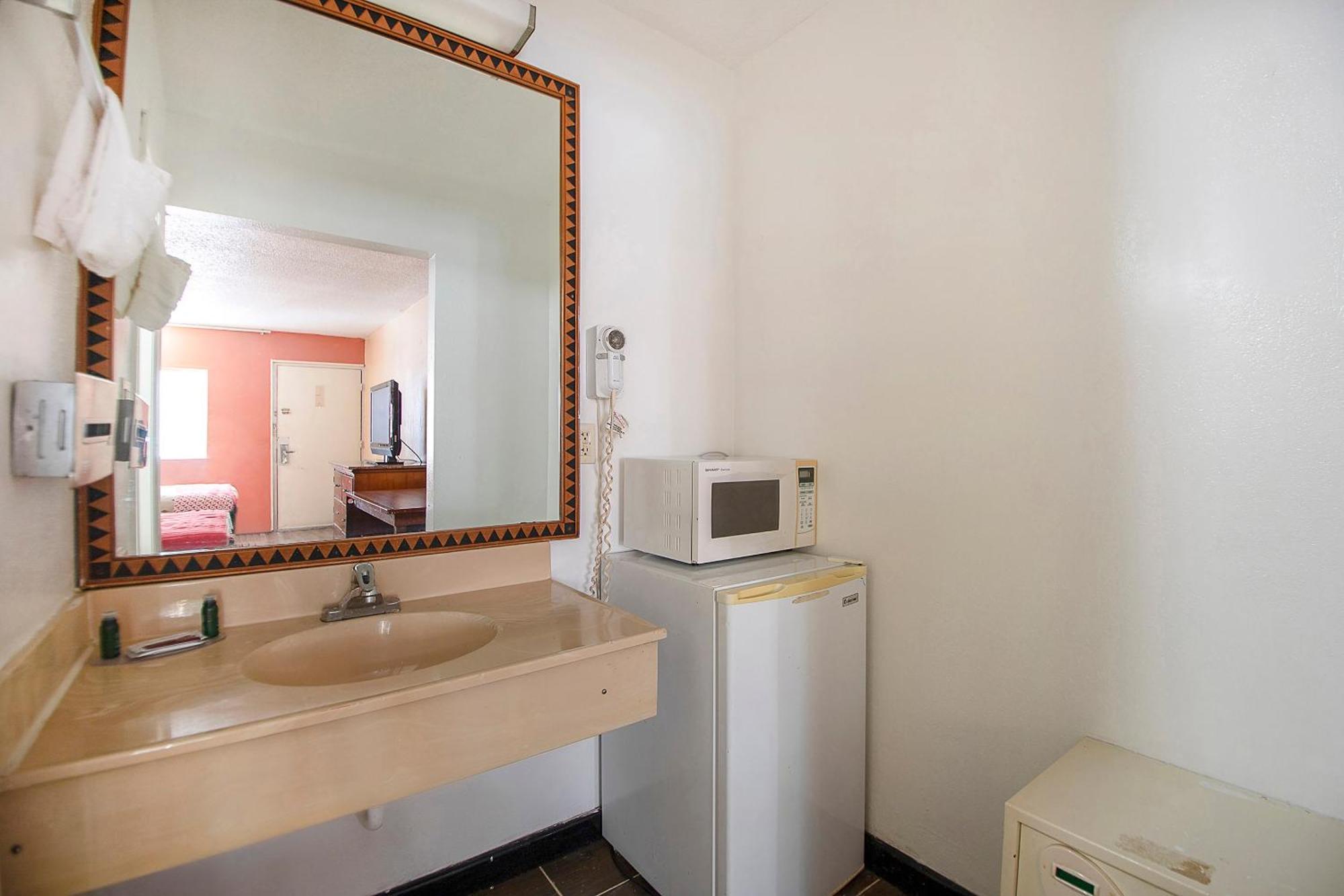 Hotel O Daylight Inn Elkhart I-90, In ภายนอก รูปภาพ